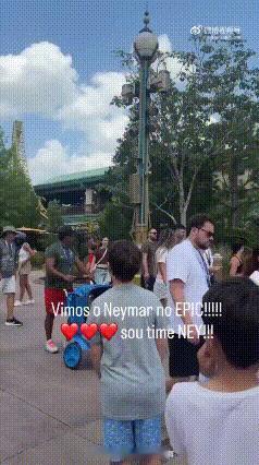 内马尔看了，真想哭了吧[笑哭]！

巴西队出局，他泪洒赛场、宣告退出国家队。在球