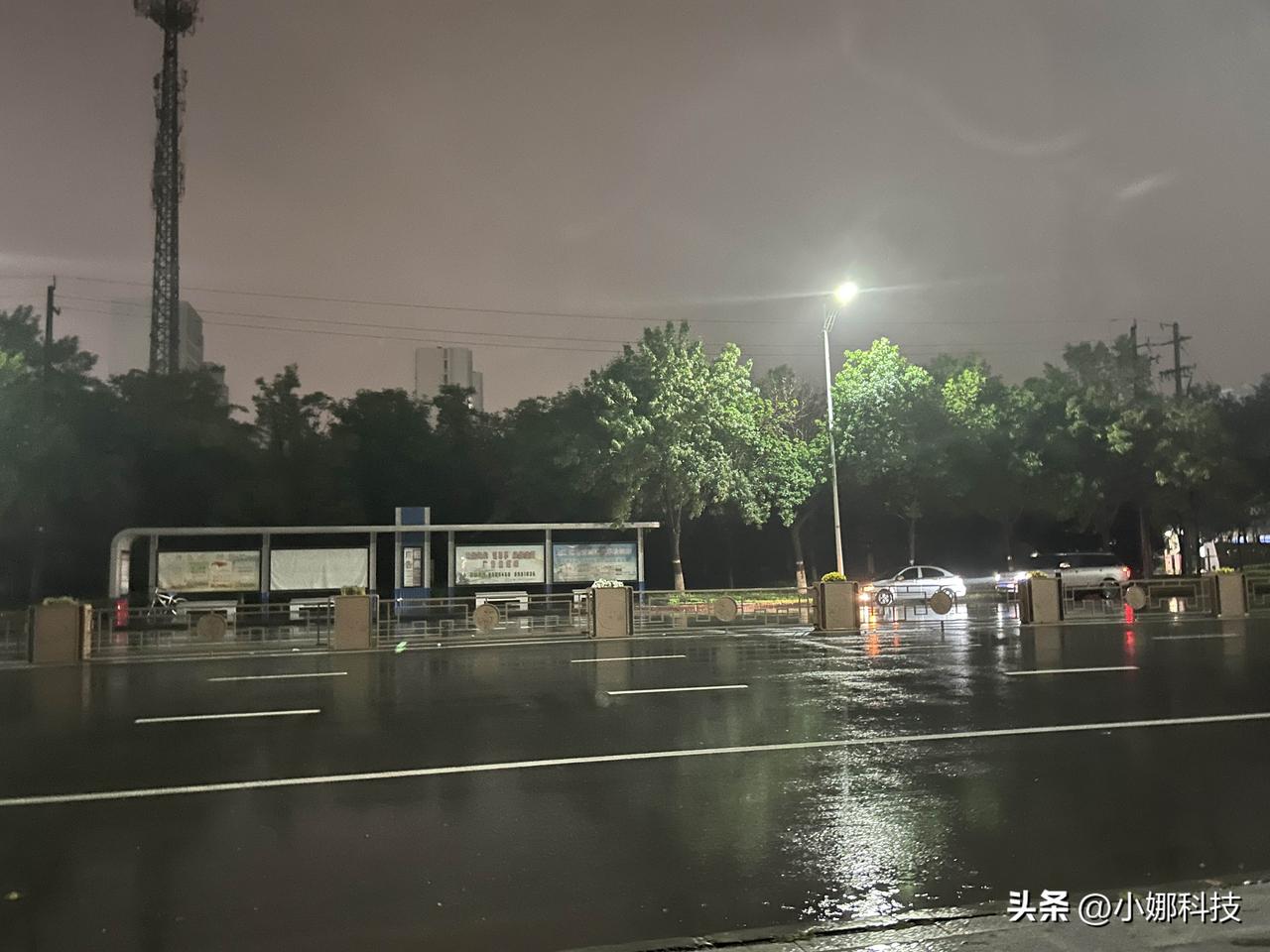原来那么爱的大儿子
因为看见少了一把伞就不来接了
高中生不带伞真的很正常
但是我
