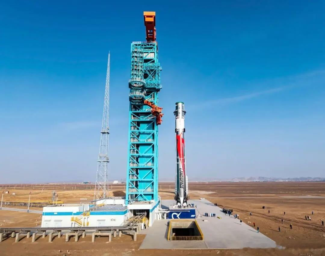 10月18到20号，蓝箭航天在东风商业航天创新试验区完成朱雀三号首飞第一阶段工作