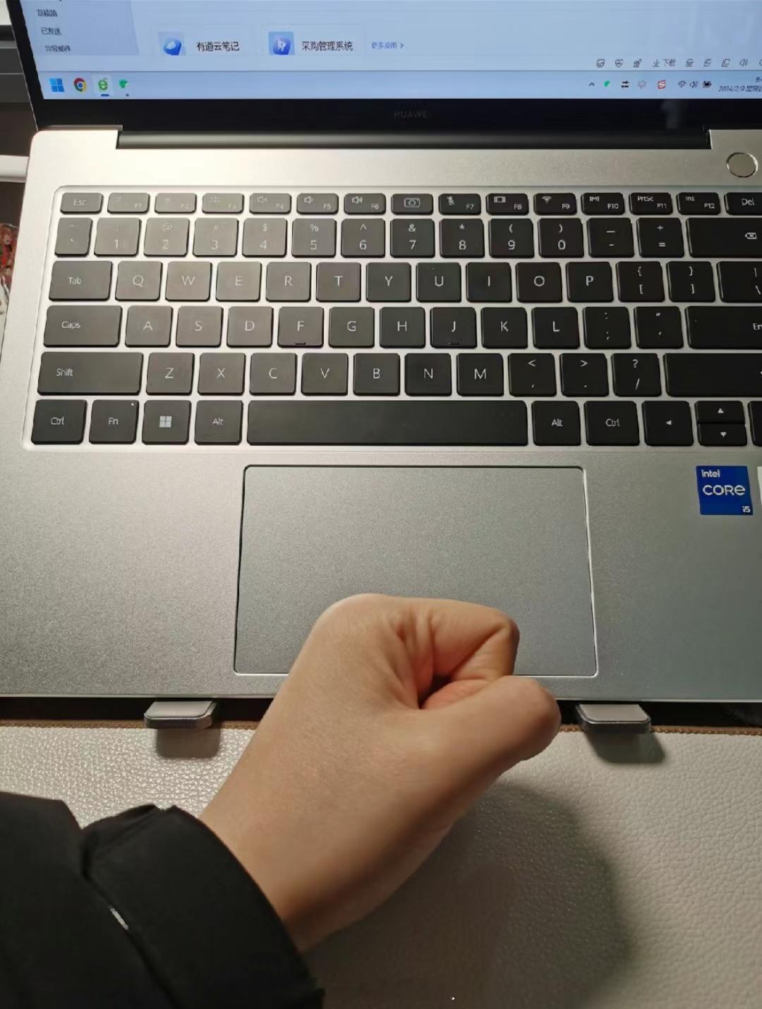 快说你们也还在上班 快说啊 ​​​