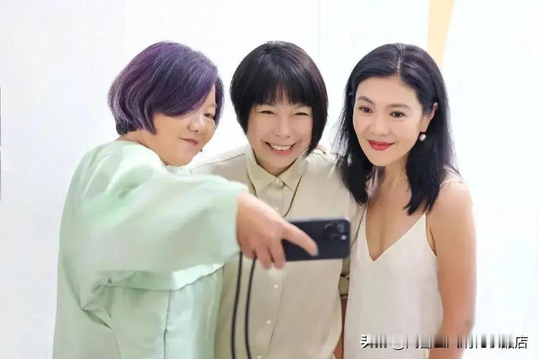 这三位“女大佬”都曾是国内时尚圈乃至在娱乐圈拥有很高地位的存在，但如今她们随着时