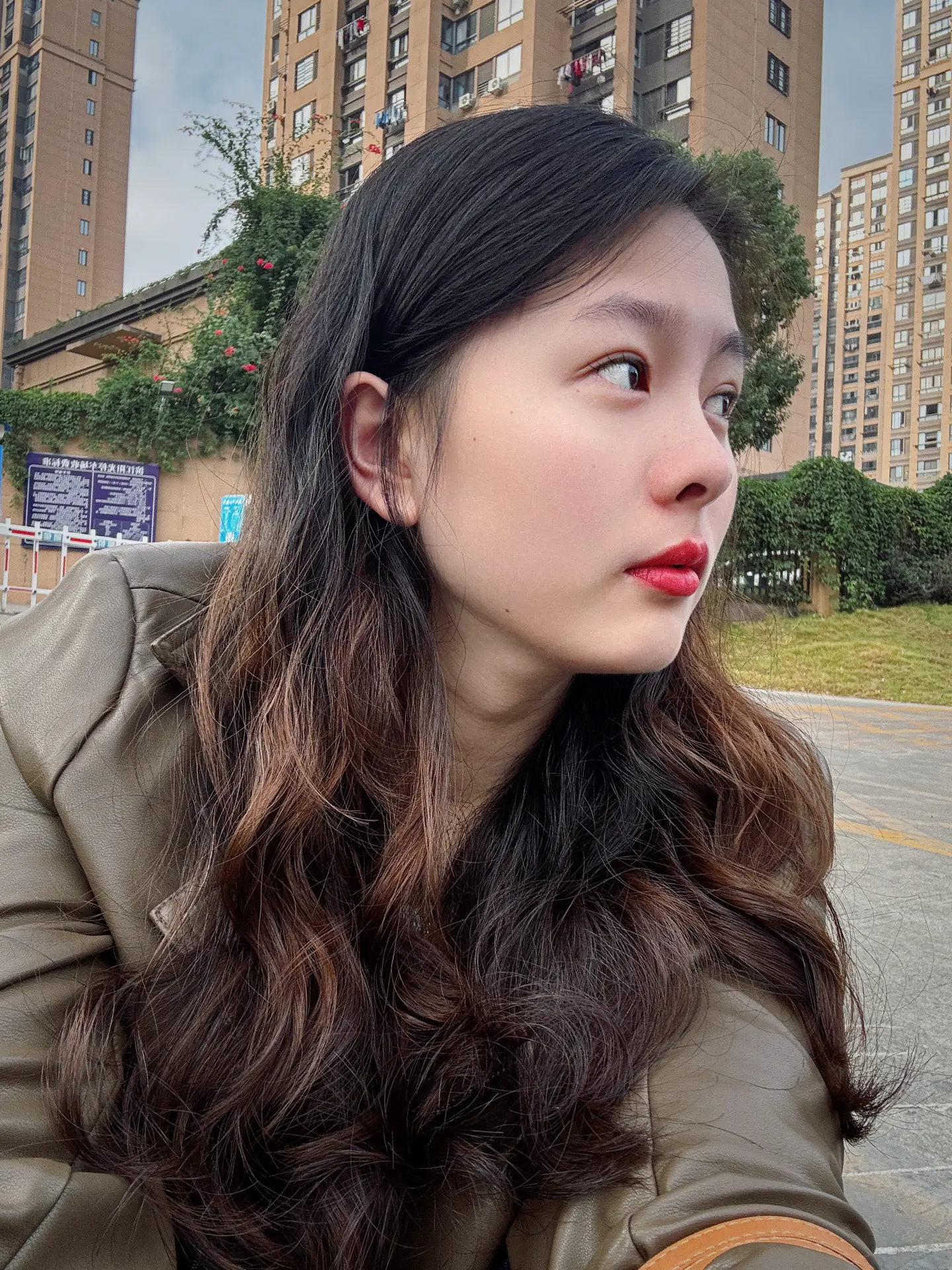 人总是喜欢反季节的东西 就像幸福后知后觉