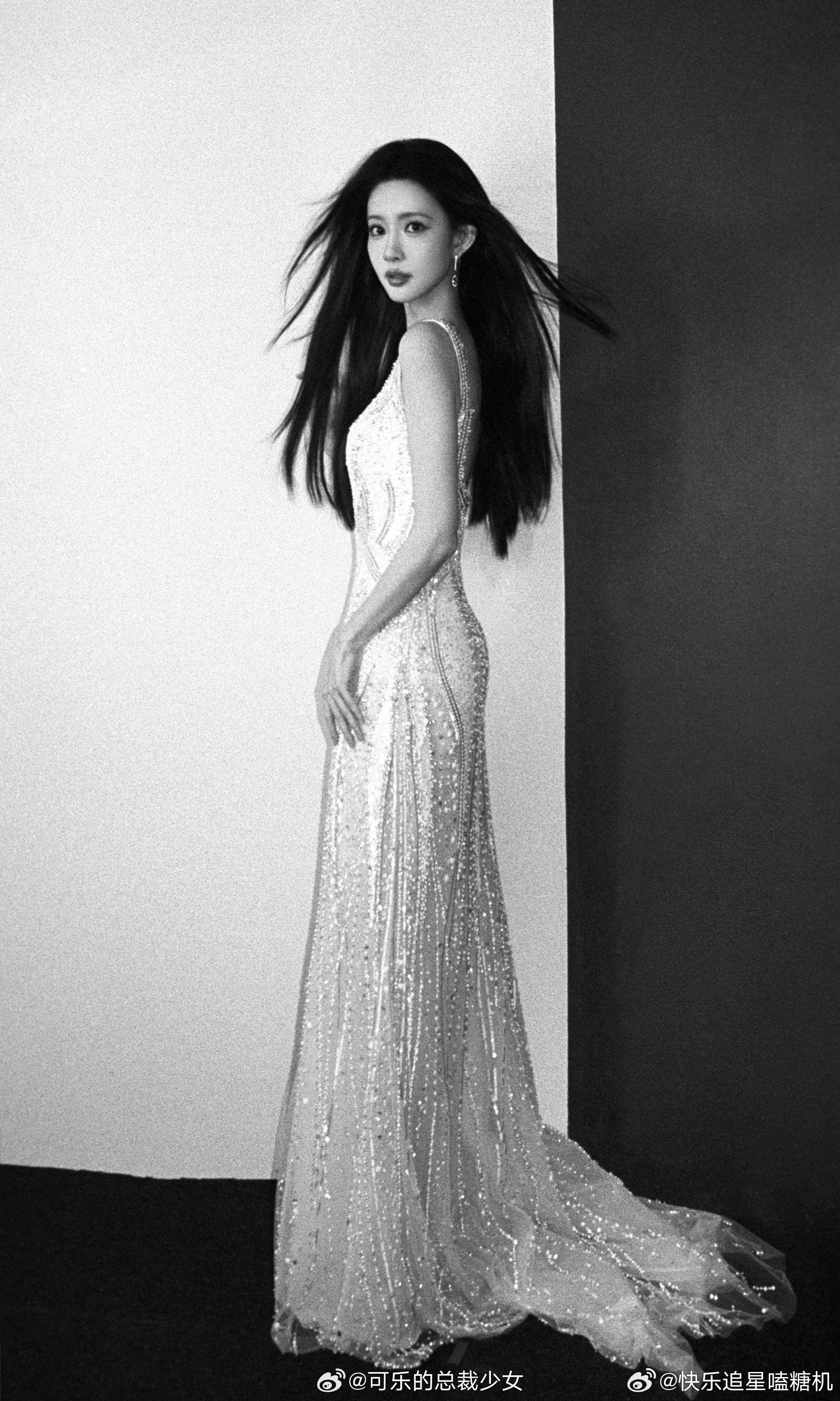 孟子义黑白光影大片 贝乐爷拍的这组黑白大片真的美到失语，褪去繁杂色彩只用纯粹的黑