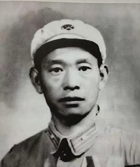 1938年，八路军破坏京汉铁路三个月毫无进展，连长正发愁时，一小兵毛遂自荐：“连