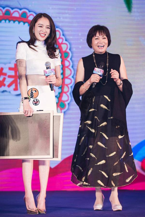 陈乔恩说鬼没人可怕，因为鬼不会打人，人会打人，小时候她妈妈教育方式就是打骂，她小