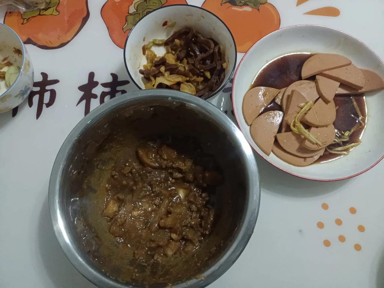 蒜苔啊，一天天为饭发愁啊，也不知道别人家都做些什么饭，炒些什么菜，是不是都换着花