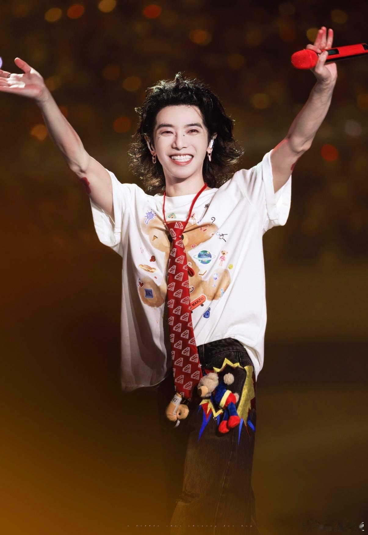 湖南卫视跨年第一波阵容 期待12月31号的跨年演唱会，各类风格的明星演员齐聚，共