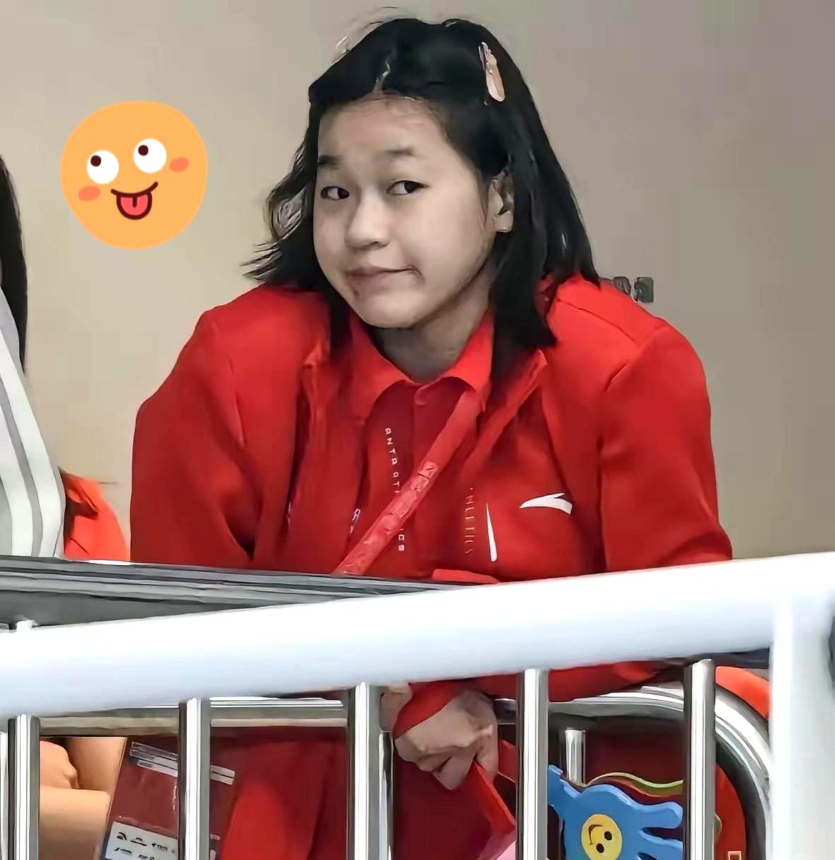 最近刷到全红婵拿第五名的新闻。
本来还怕她被网友说，结果点进去全是鼓励。
大