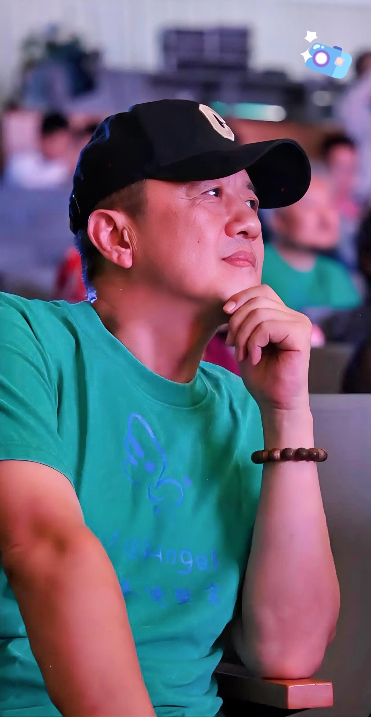 终于搞明白
为什么李亚鹏会一直频繁的离hūn了！

根本不是什么大男子主义，核心