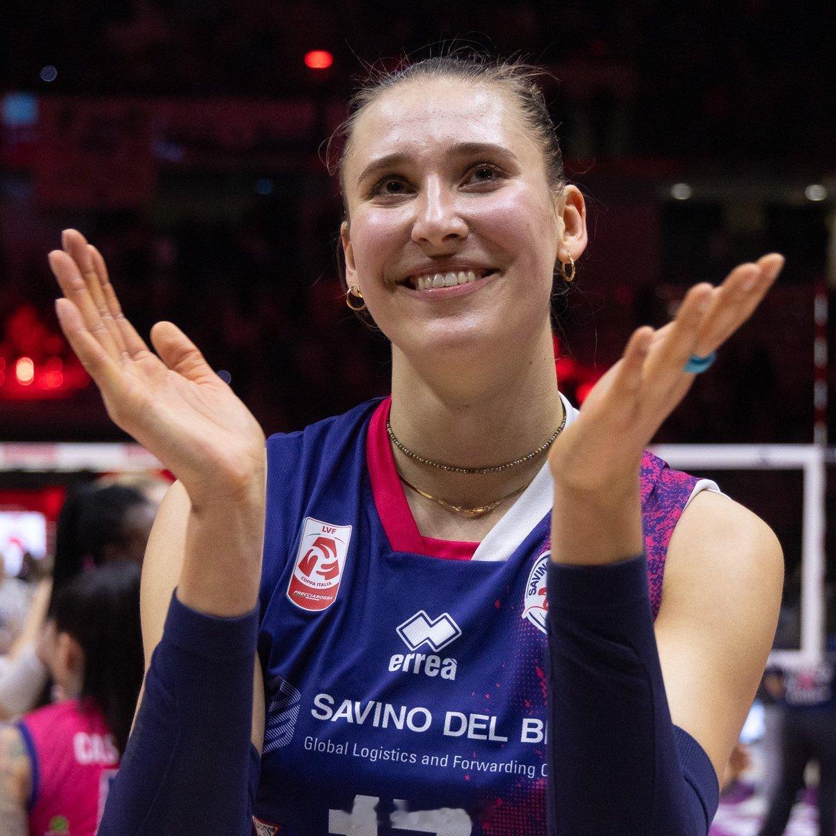 女排女排欧冠 冠军联赛A组榜首争夺战：⚔️瓦基弗银行vs斯坎迪奇⏰2月4日19: