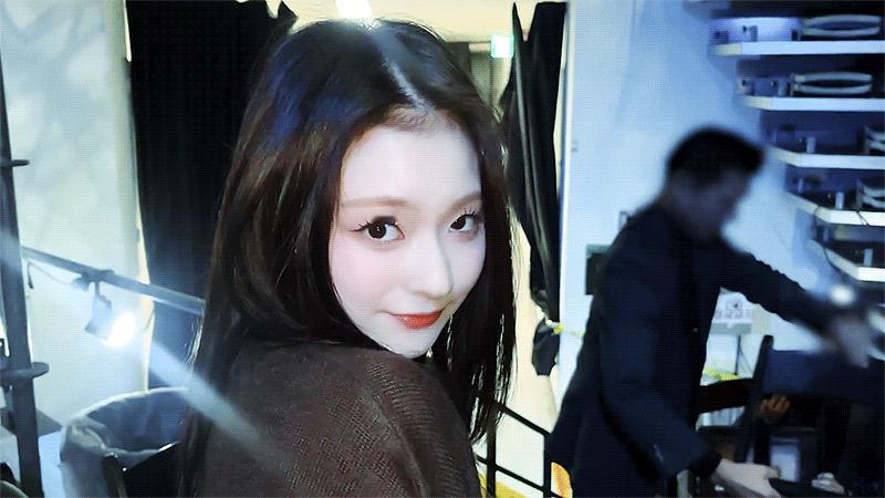 #李娜炅[超话]#🐣#蜜桃笑颜李娜炅# [动图]240429 HoneY_lo