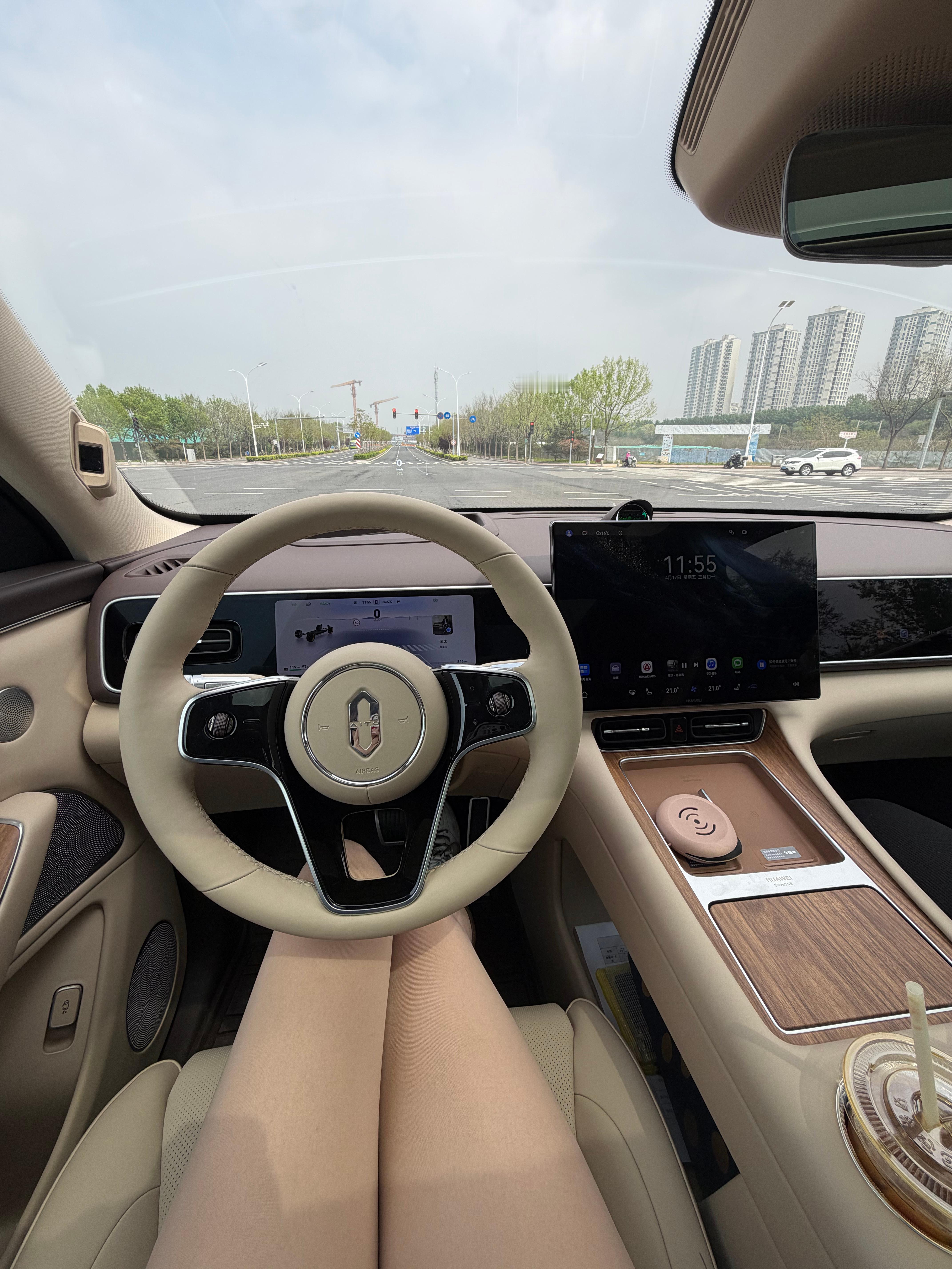 迷迷糊糊的一天对着小艺喊小P