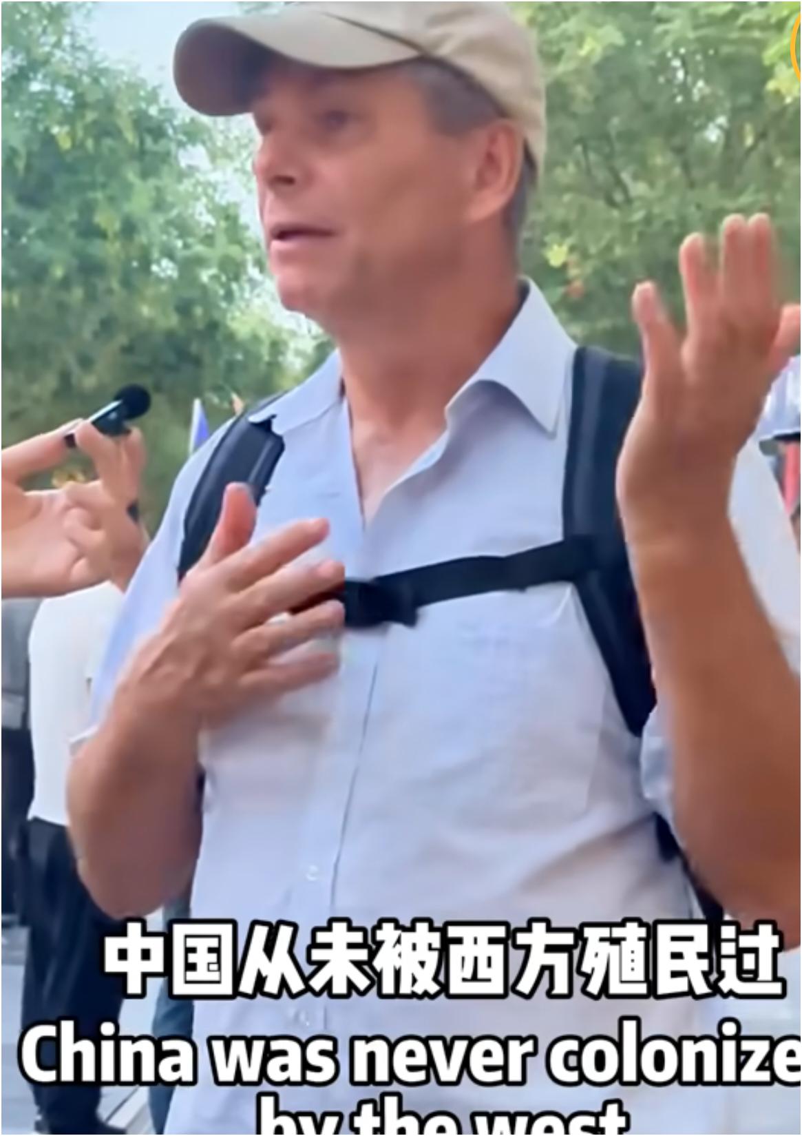 之前有个加拿大游客谈到中国英语使用率低的问题，这和之前意大利游客的吐槽类似。那意