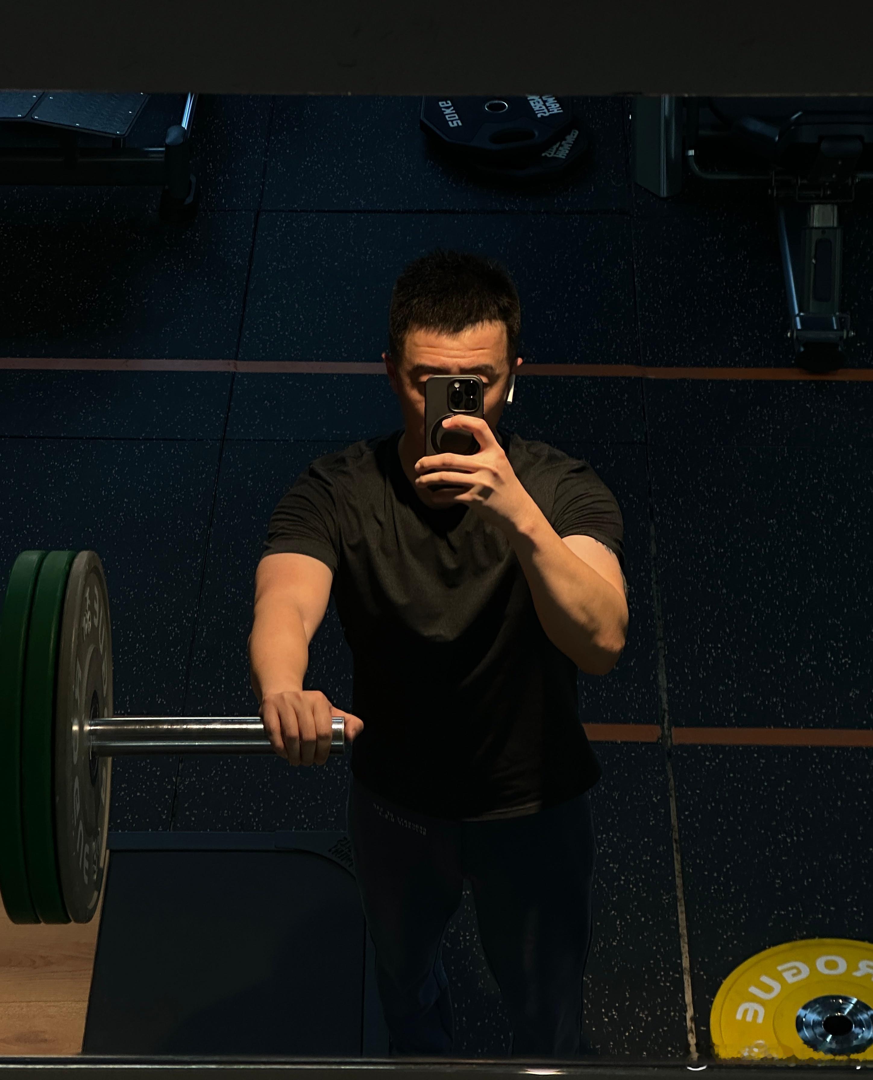 大年初一的健身房 卷起来…25年多了新的爱好…更加合理的管理时间…拒绝内耗…拒绝