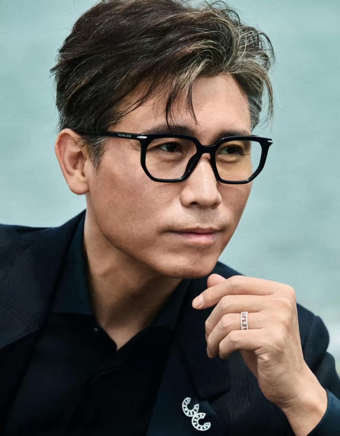 这下出名了，
不仅浙江，全国人民都知道了，
​李乃文又闯祸了，这下不是综艺，也不