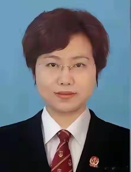 🔥一张照片看得人浑身提气！这才是真正刻在骨子里的家风传承！
 
网上很火一个话