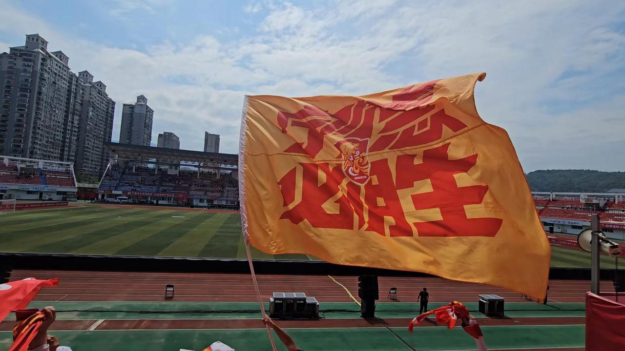 扬旗出征
