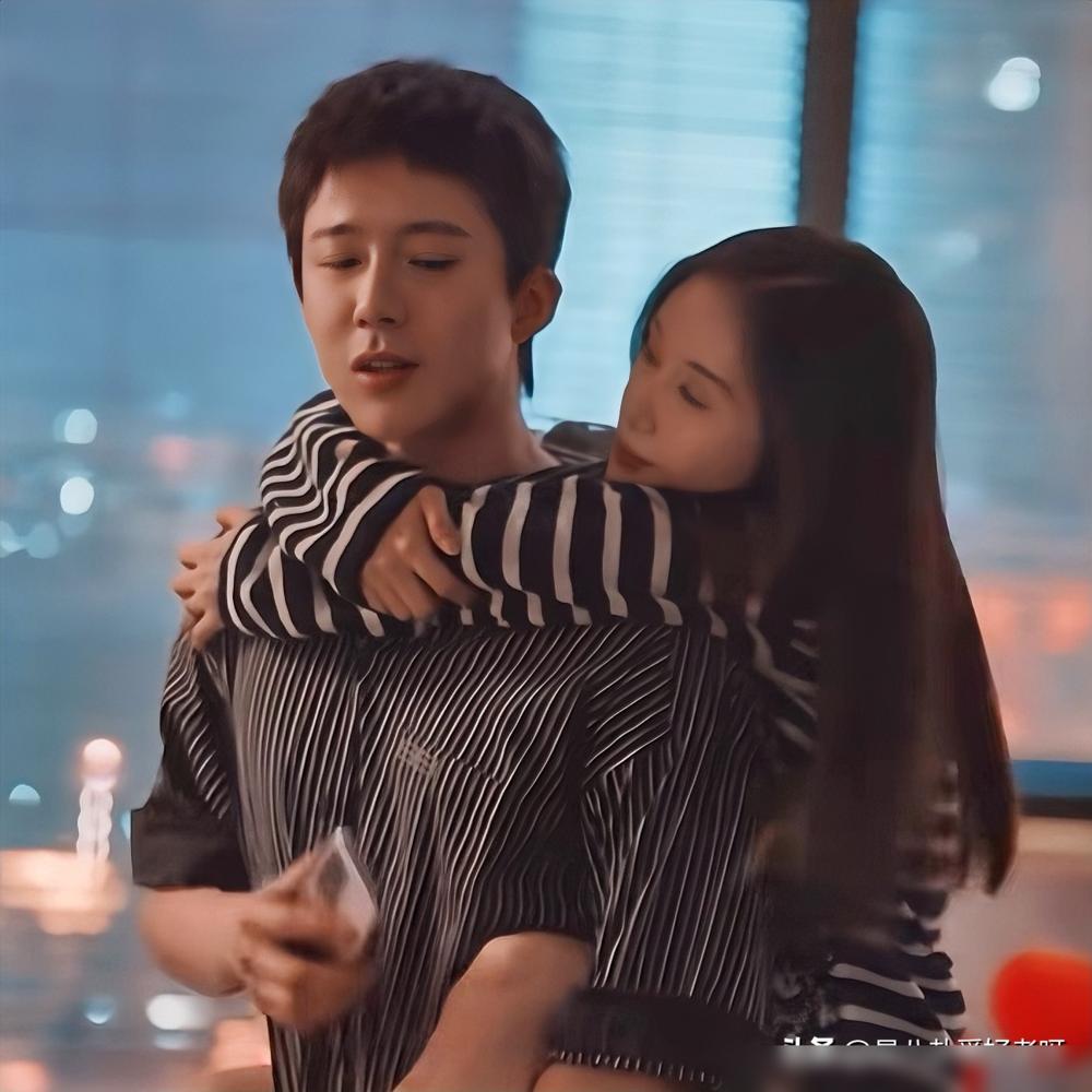 王子文新剧被嘲“曲筱绡上身”，刘宇宁却带剧数据狂飙8000万！
 
《玫瑰丛生》