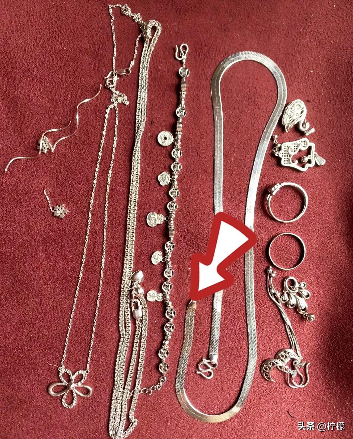 铂金这波是真疯了！
当年三百多一克入手的兄弟，现在怕是睡觉都能笑醒。全球缺货不说