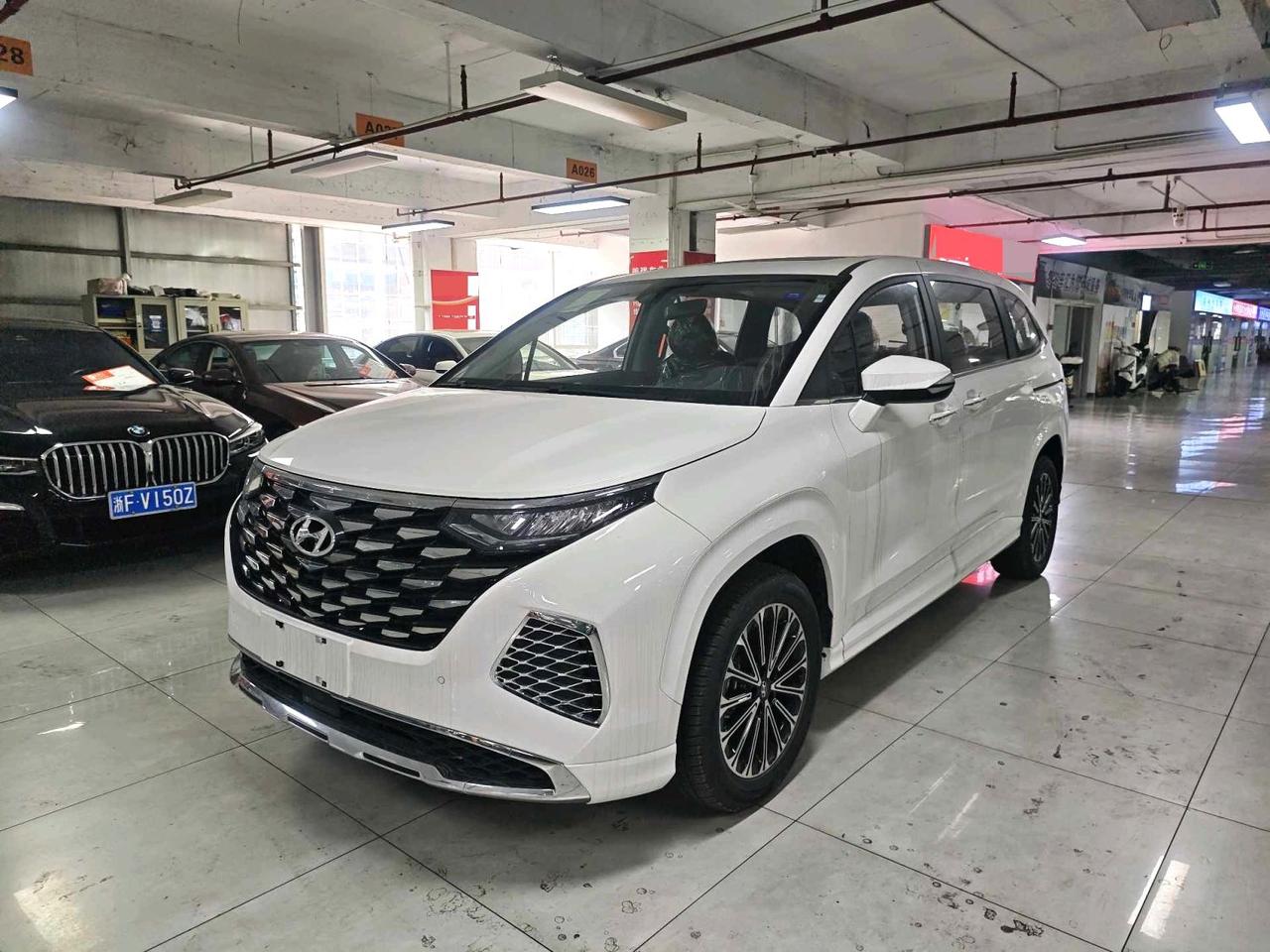 现代 2024款 库斯途 1.5TGDi 270TGDi LUX 尊贵版 包牌落