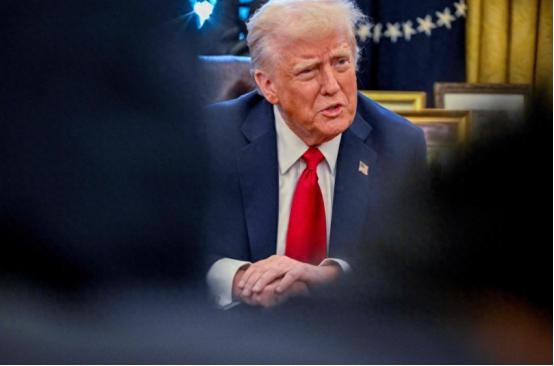 美高官急呼：别抢石油了！特朗普还在瞎折腾，中国已砸千亿搞科技
 
最近美国前白宫