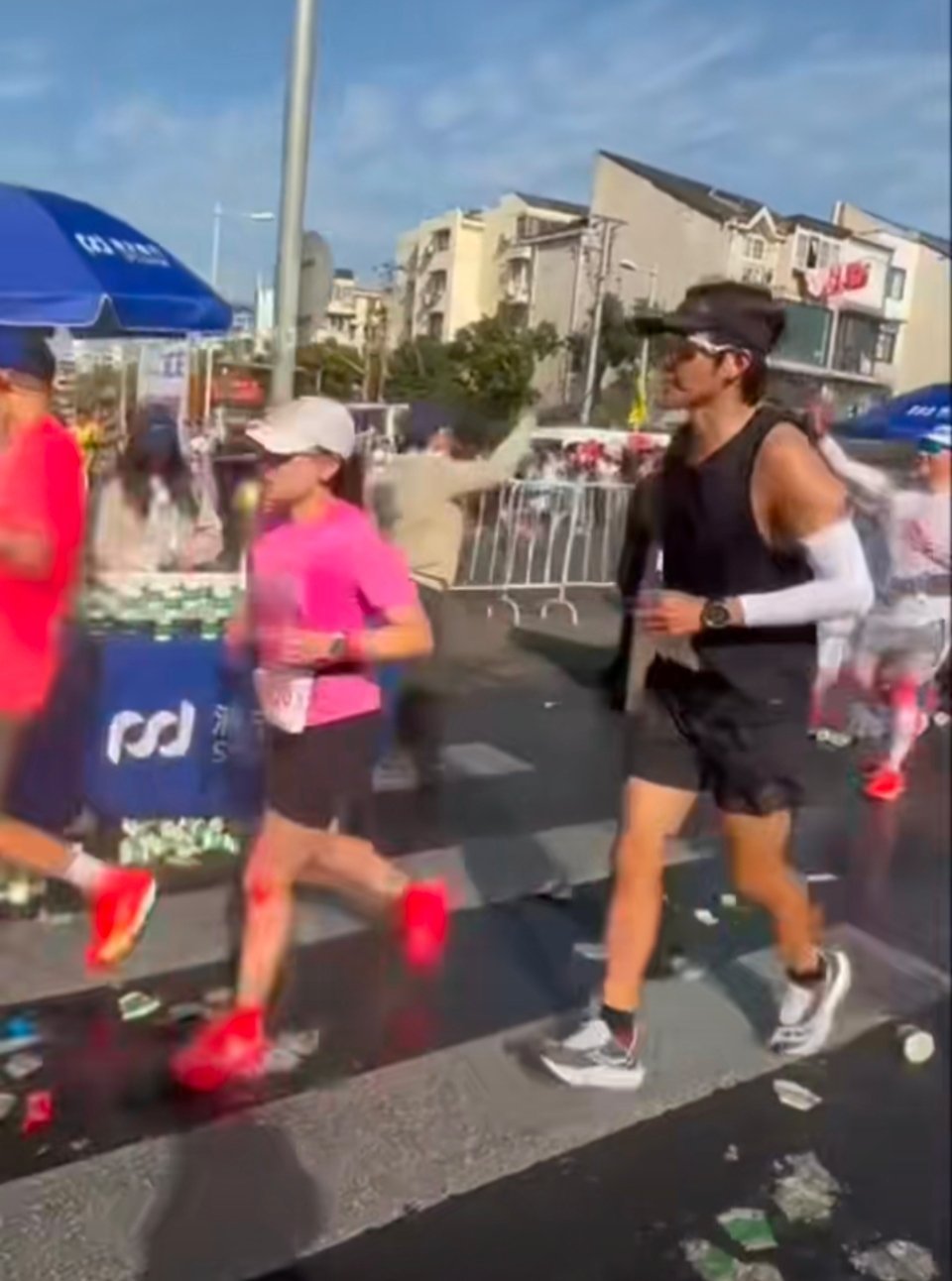 钟汉良生日当天跑马拉松不一样的庆祝方式，祝他生日快乐