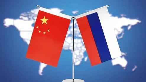 俄乌冲突让很多人看透了俄罗斯的真面目！表面上和中国交好、并肩协作，实则大国博弈从
