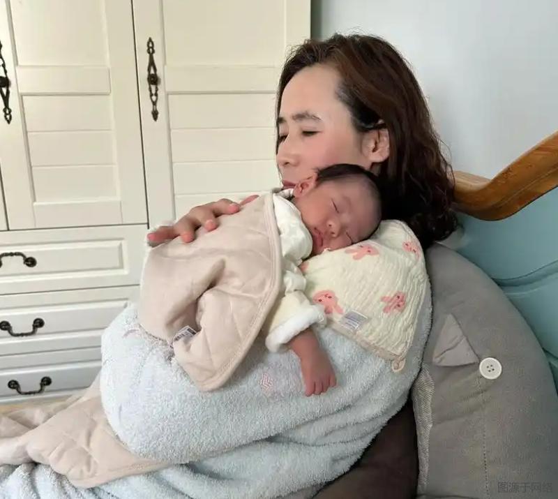 湖南衡阳，女子离婚时净身出户，6个月后生了个儿子，前夫得知不是自己的，一气之下，