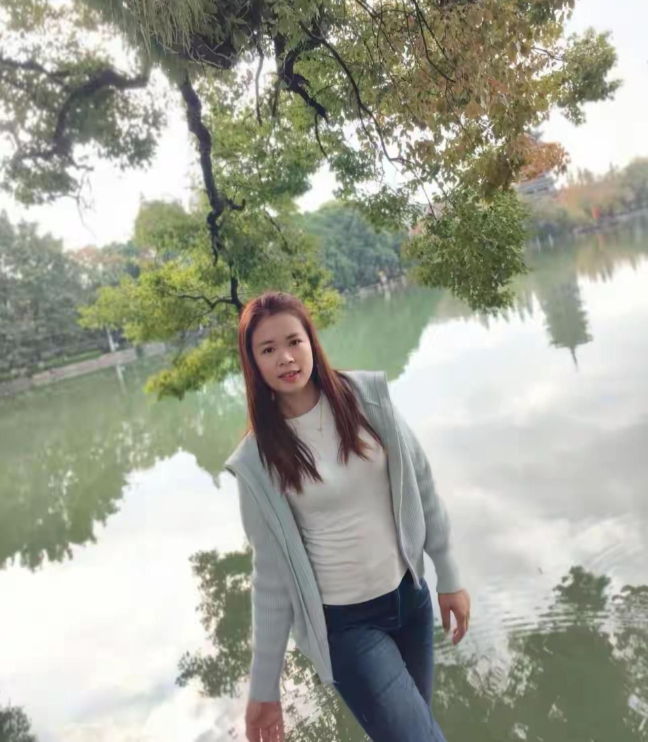 湖岸漫步 湖岸花影行 湖边游走