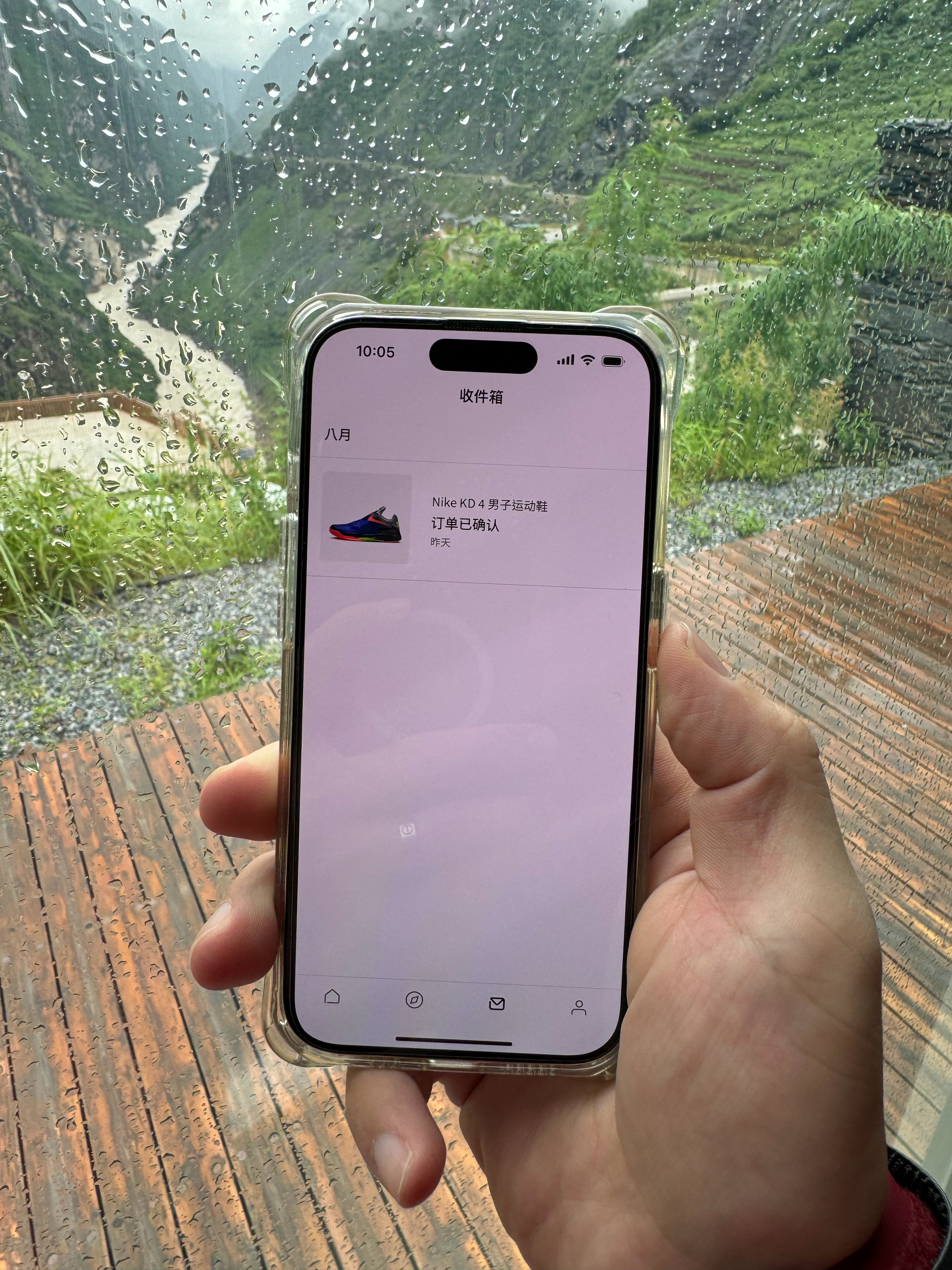 昨晚硬控手机30秒买了双鞋👀 ​​​