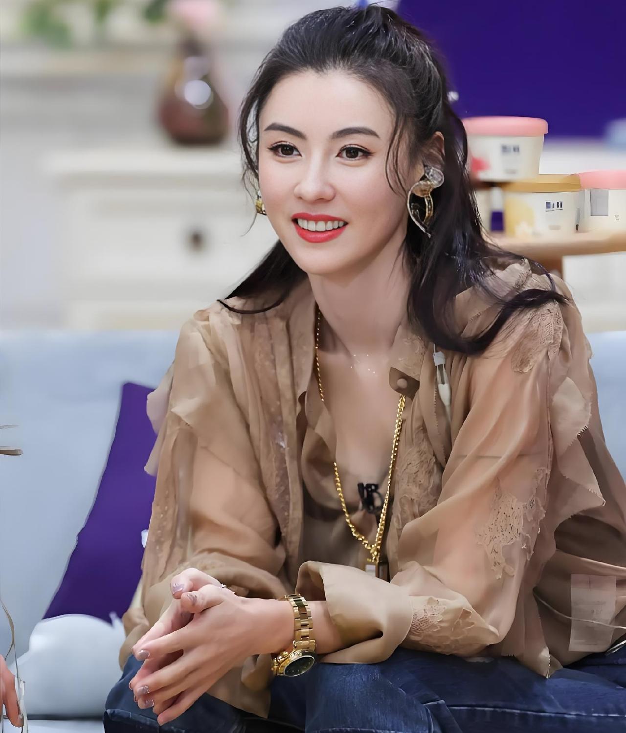 为什么45岁的张柏芝说“45岁以上的女性最有魅力”？因为她真的活成了这句话的样子
