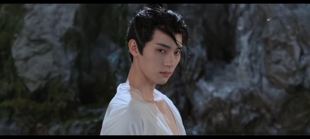 《江湖夜雨十年灯》周翊然这个镜头就是当年太子妃升职记的经典镜头呀，只是人不对没出