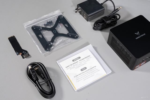 铭凡UM890 PRO+显卡坞方案上手评测：AMD旗舰级“机皇”迷你主机！