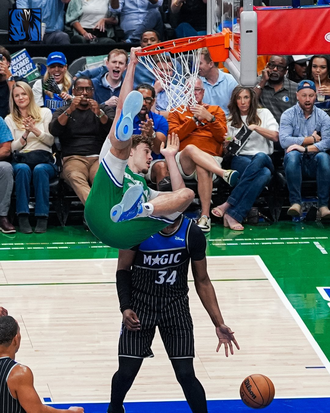 女士们，先生们！弗拉格成为NBA历史上最年轻50分先生！ 