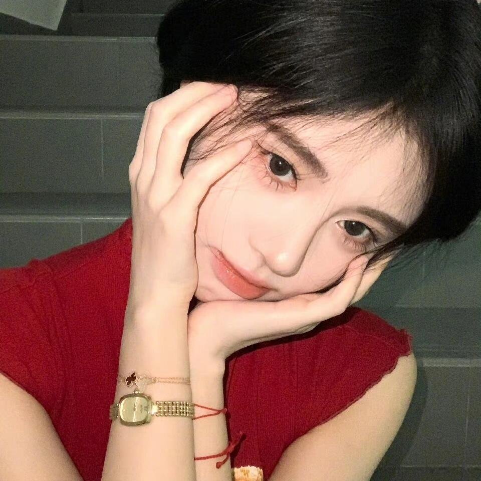 鞠婧祎捧花头像鞠婧祎捧花长裙鞠婧祎完全就是头像大户来的😎存住慢慢一个一个换 