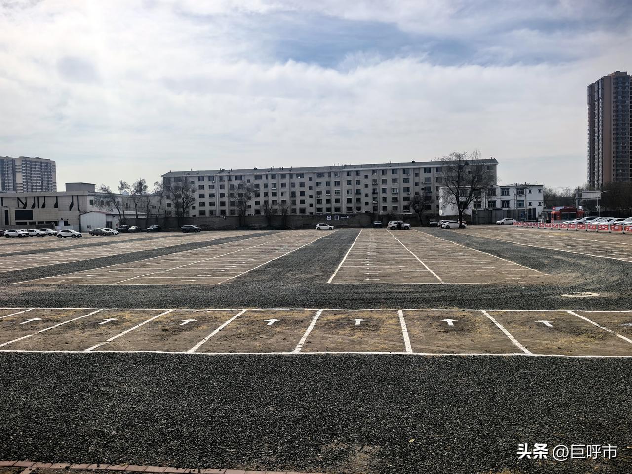 有段时间没来回民区吃饭了，因为担心吃个饭被贴条，有点得不偿失。无意中路过呼和浩特