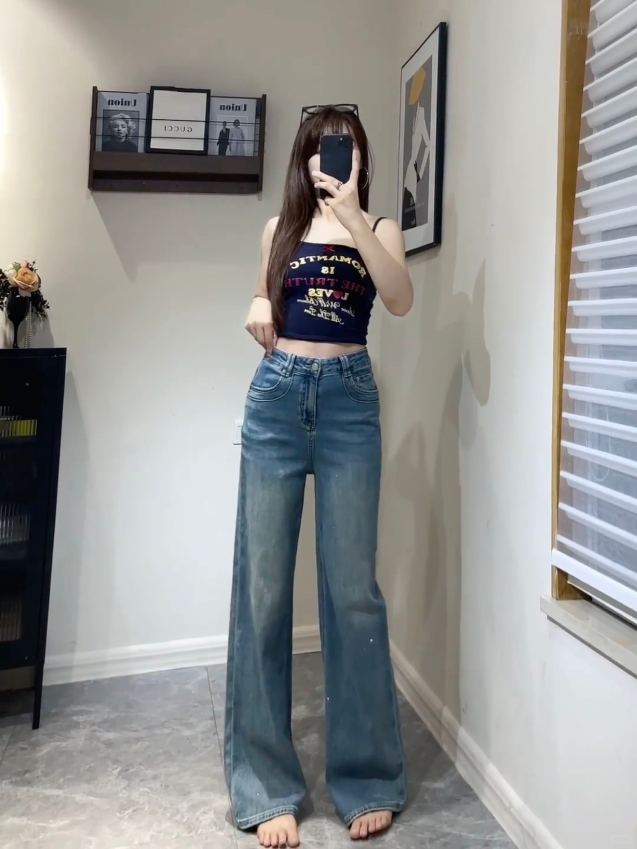 话说这种透着微闪的牛仔裤 想找老久了✨（🍠：泡儿 ​​​