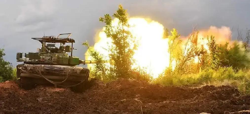 俄乌战场又被“缓冲区”三个字推上前台。
 
今年1月，俄军对乌多地发动大规模夜间