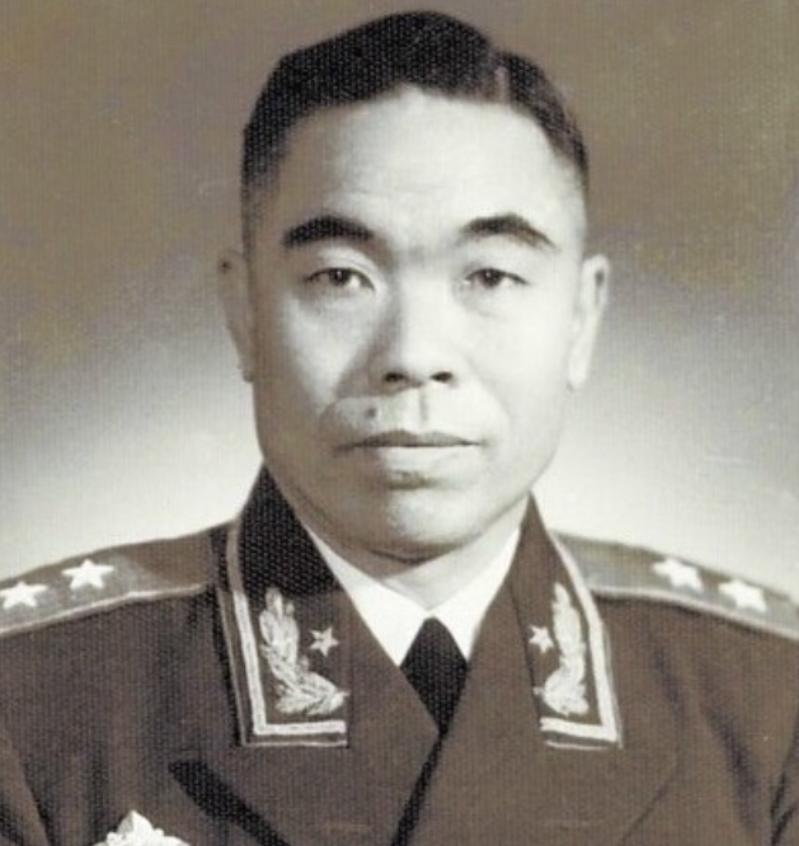 1948年，曾泽生在长春起义后，蒋介石气坏了，当即给北平宪兵团下了密令：“立即逮