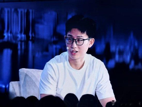 OpenAI前核心大神姚顺雨首谈跳槽腾讯内幕：拒绝KPI内卷，鹅厂赢在“坦诚”和