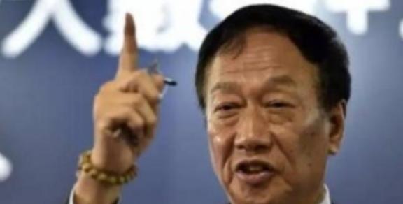 郭台铭放下狠话只要大陆敢打他就敢用私人飞机送物资到前线誓死守护台湾，这种听上去热