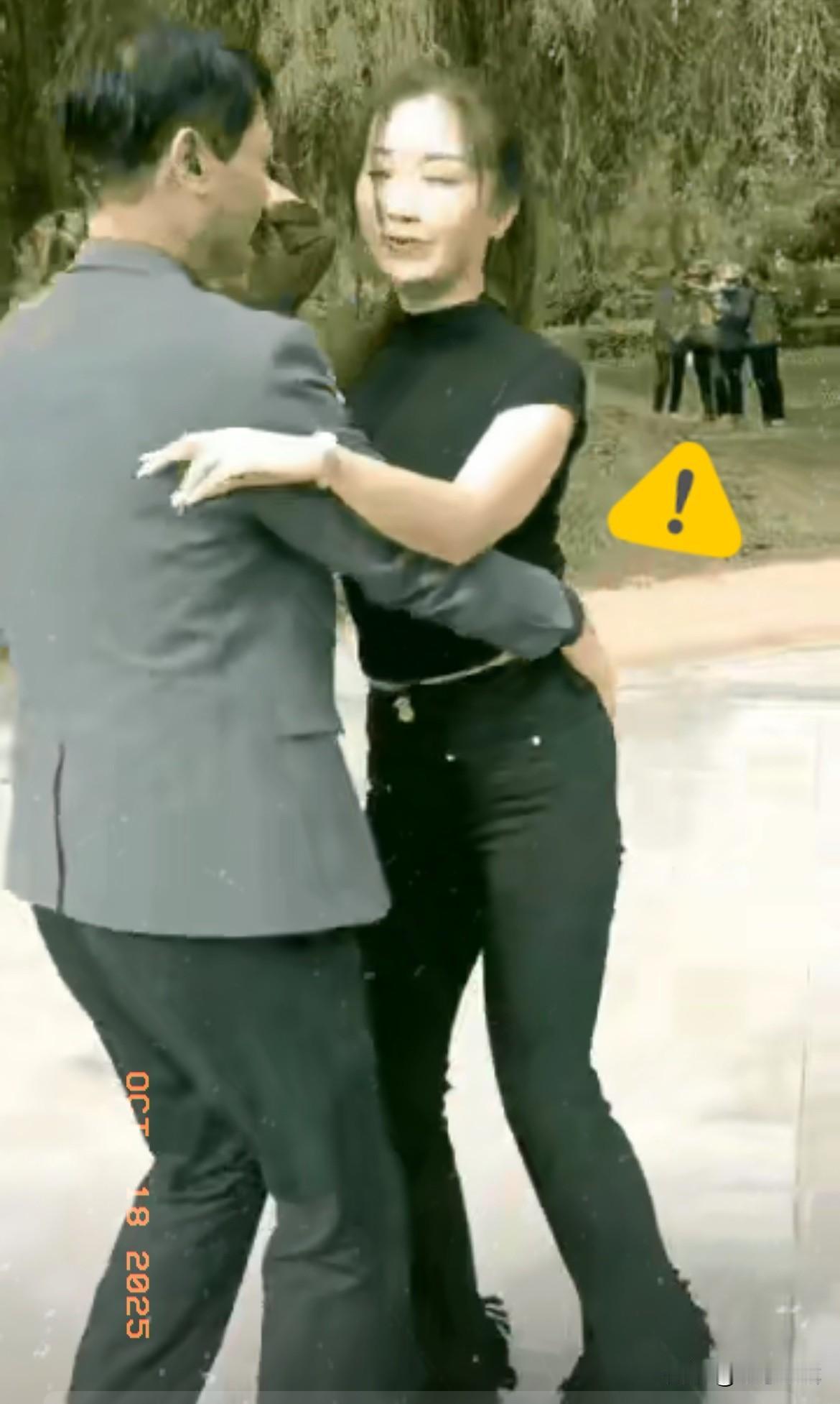 别再用老黄历给跳舞贴标签了！“
好女不跳舞”就是典型的偏见绑架，
把舞蹈和出轨画