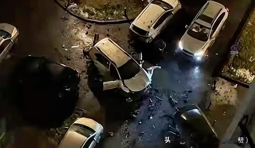 凌晨，俄罗斯首都传出噩耗，又一辆汽车突发爆炸，普京要小心了
这是12月24日凌晨