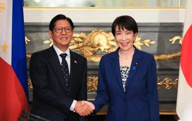 菲律宾外长拉扎罗又跳出来了。她扬言要跟日本在台海以东“划界”，还要跟中国硬刚到底