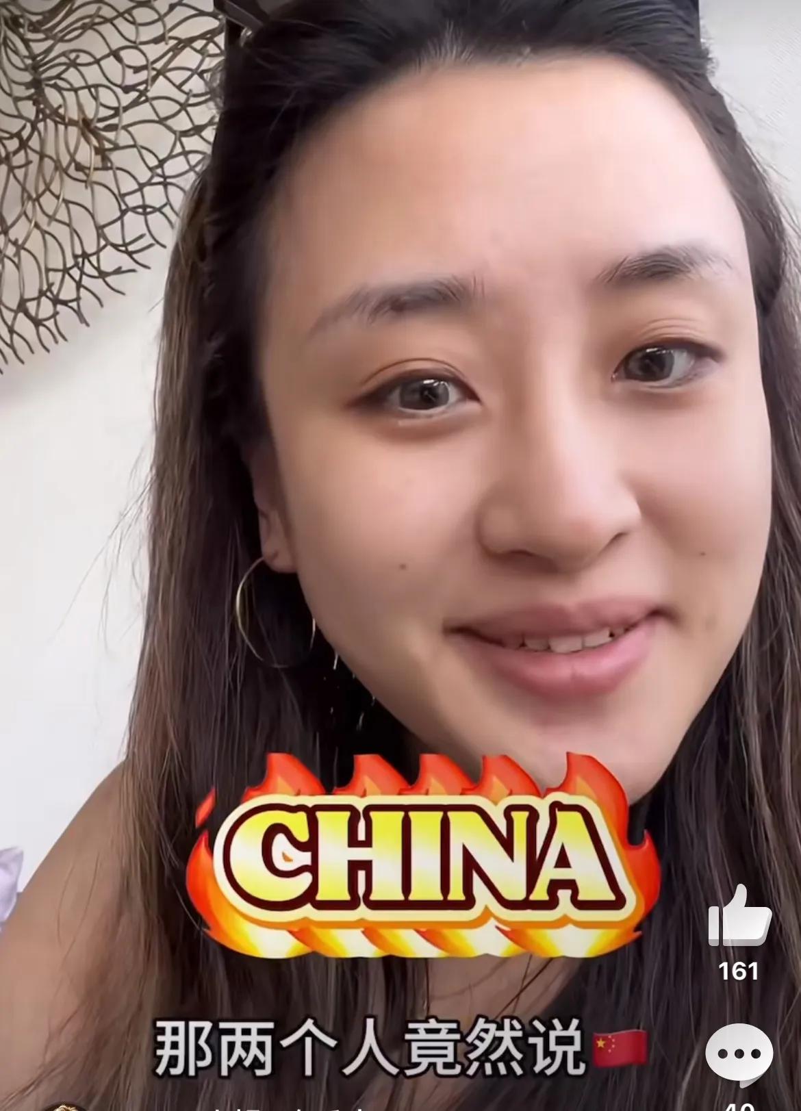 韩国人在巴厘岛假装中国人却因看不懂中文被识破这一事件，从侧面反映出部分韩国人的不
