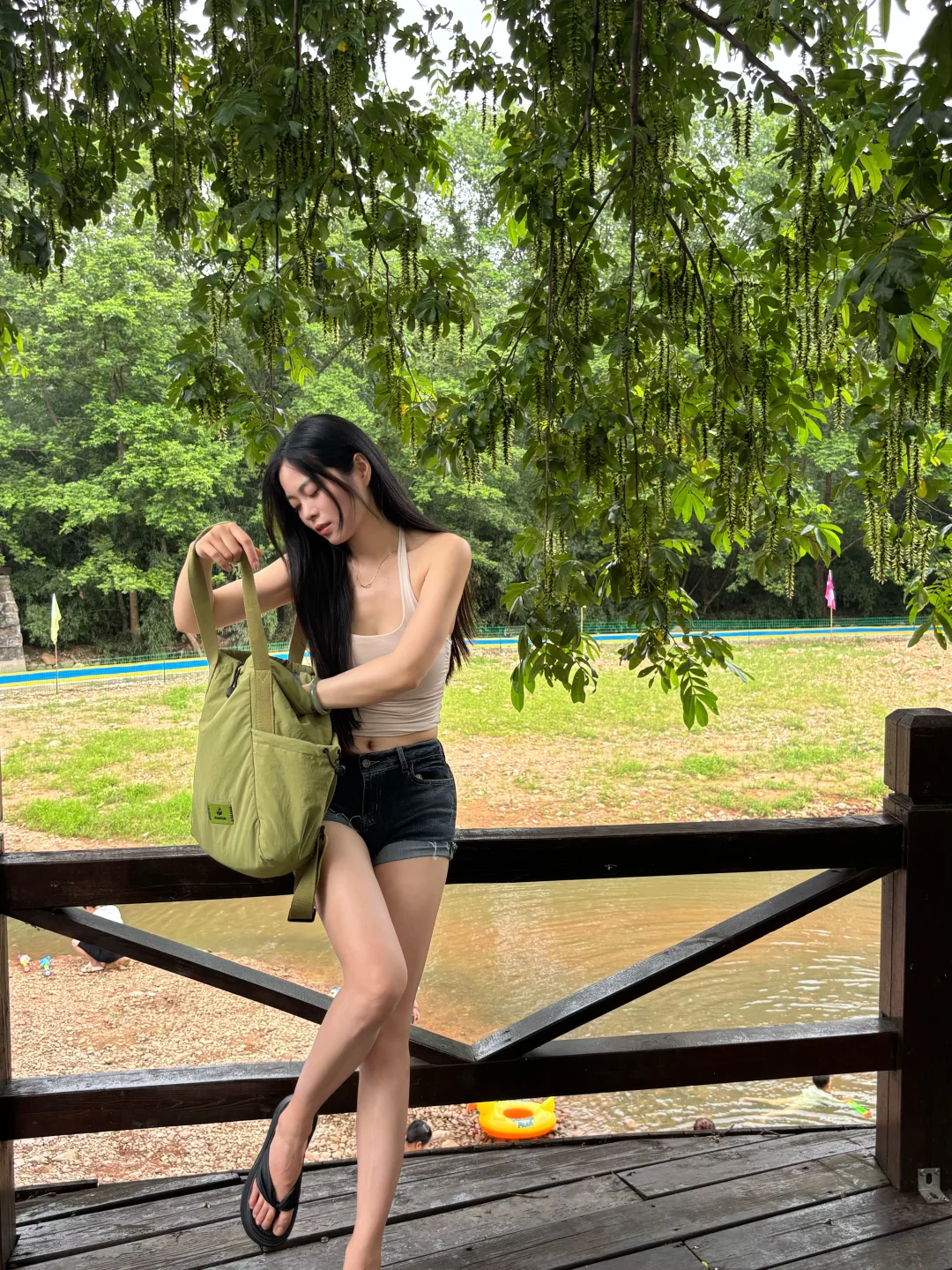 哇哦，夏日背绿色包包这么好看！
