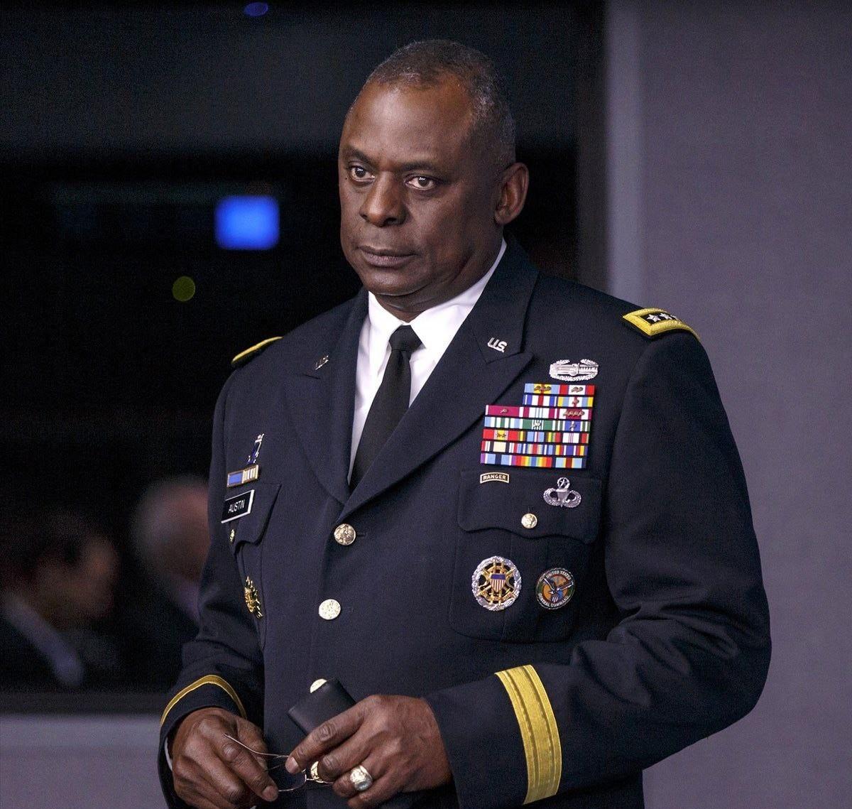 据传，前国防部长劳埃德·奥斯汀曾经写信给特朗普总统，请求他不要与伊朗开战。
 