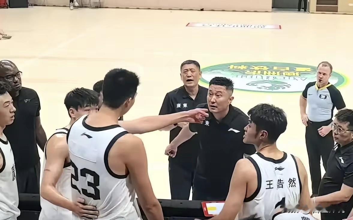 徐昕有望登陆NCAA杨百翰大学，当年与杜锋理念分歧促使他寻求新出路！
 
美媒消