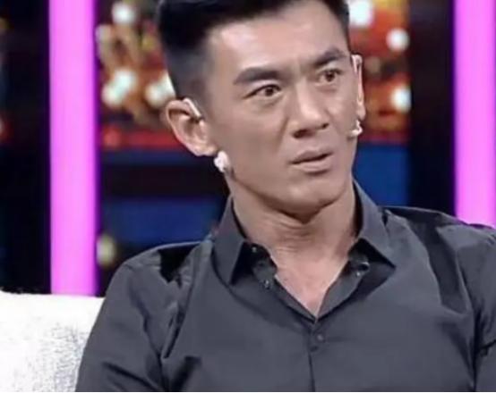 2004年，演员任天野接到了大11岁继母的电话：“我有了你爸的孩子，他让我打掉，