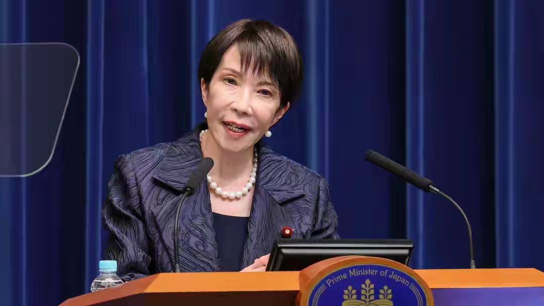 高市早苗从开始执政时的超高支持率，一路下滑。无党派普通民众支持率仅36%，不支持